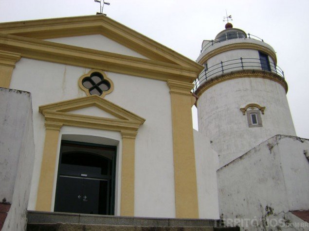 Lighthouse at the Guia Hill