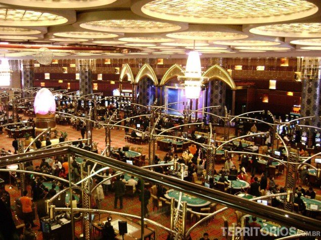 Huge casino game rooms